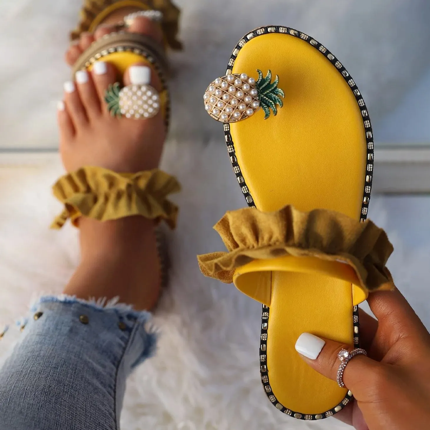 Faux Pearl & Pineapple Decor Toe Post Thong Sandals