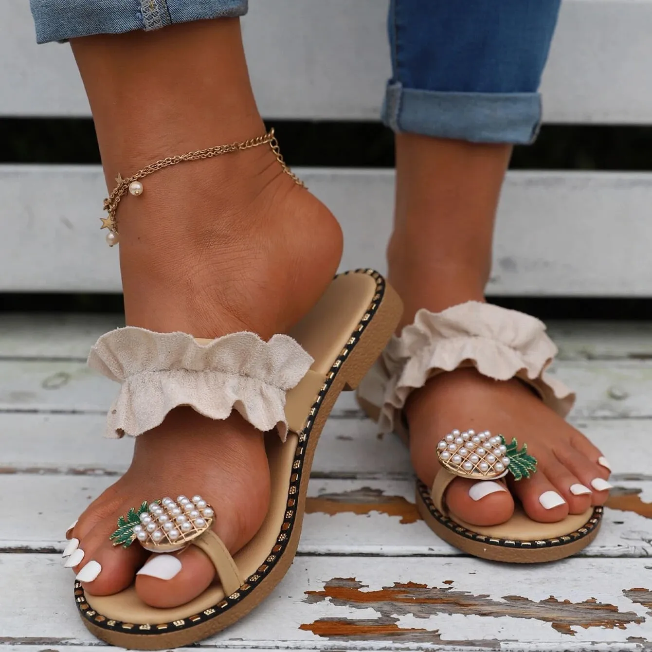 Faux Pearl & Pineapple Decor Toe Post Thong Sandals